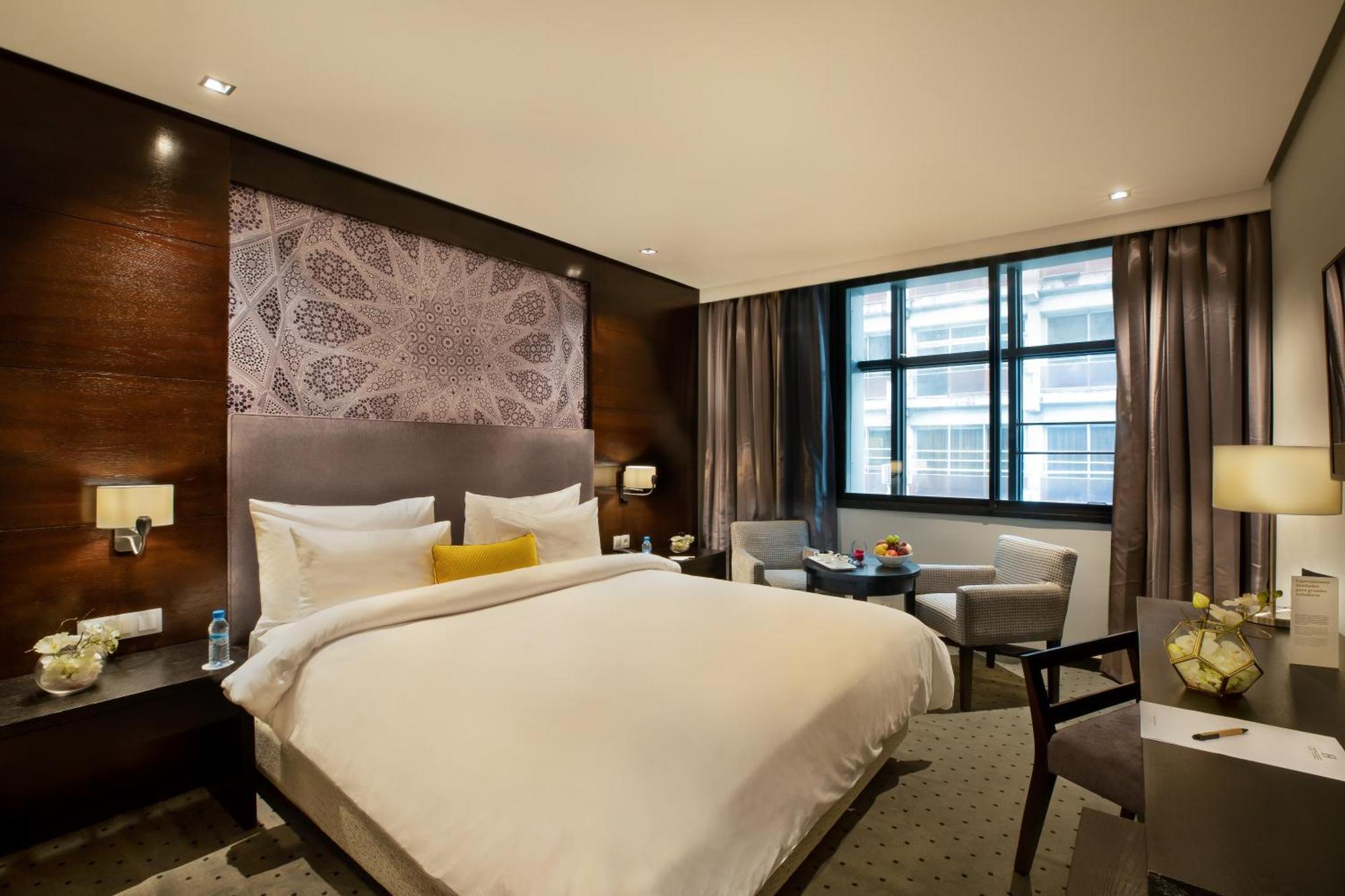 Deluxe Queen Room