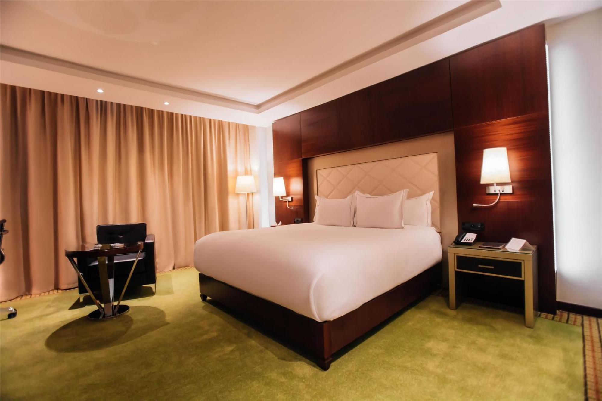 Deluxe King Room